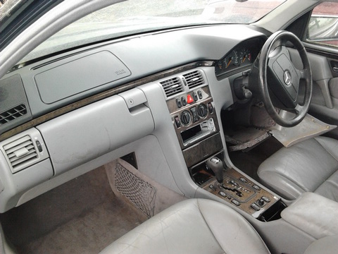 Подержанные Автозапчасти Mercedes-Benz E-CLASS 1998 3.0 автоматическая седан 4/5 d.  2012-04-14